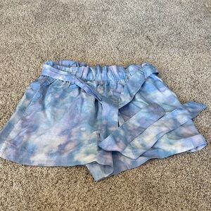 Bella Dahl “Ruffle Waist Linen Short” in Blue Tie Dye size medium